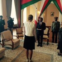 Ambassadör Irina överlämnar sina kreditiv till presidenten